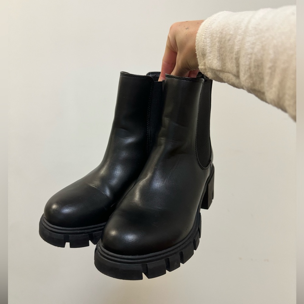 MADDEN GIRL Tessa Lug Sole Booties